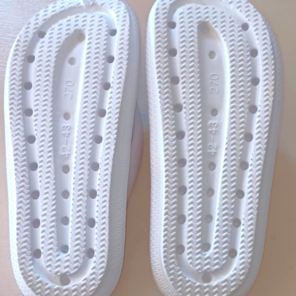 Thick White Flip Flops - Picture 4 of 6